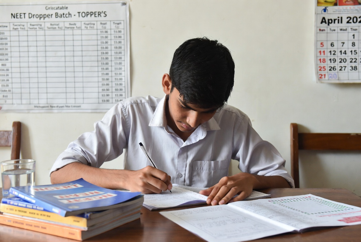 Why TOPPER’S is the Best Institute for NEET Dropper Batches